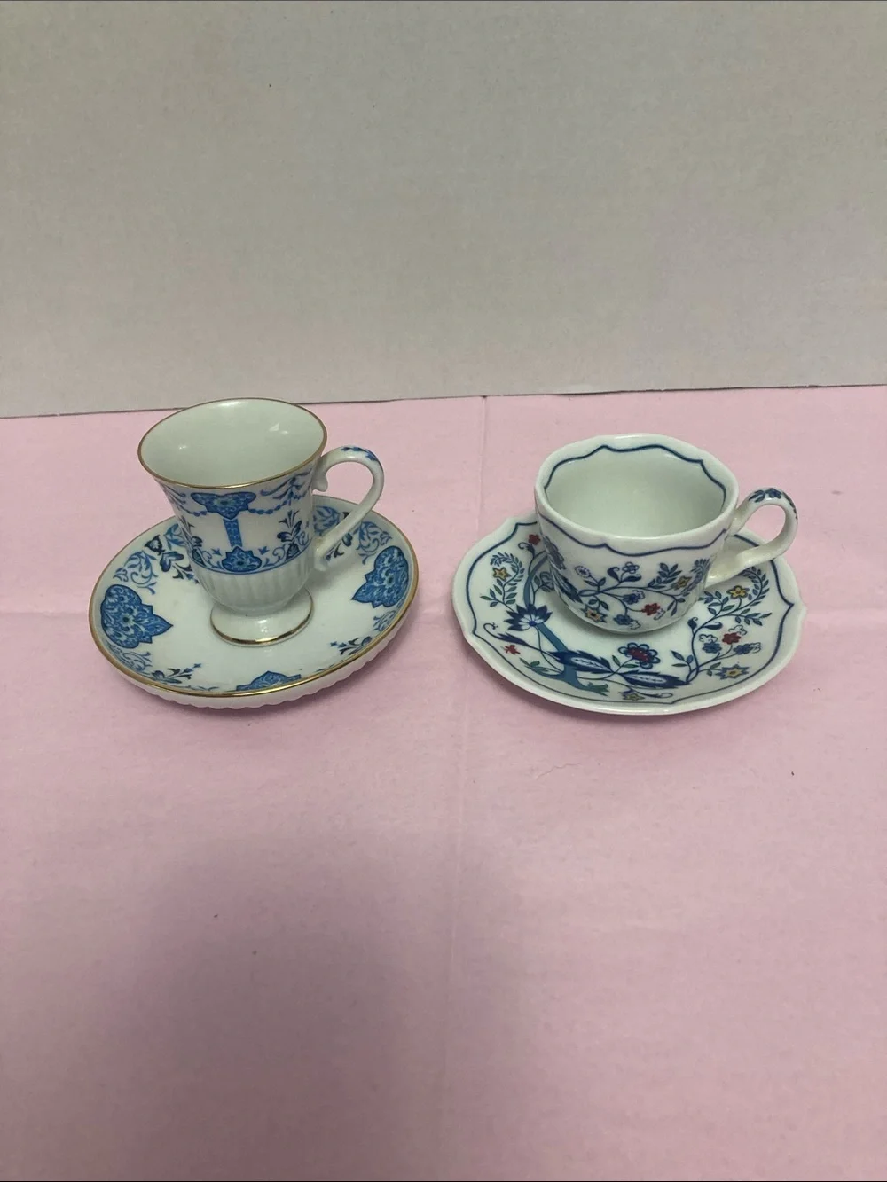 Vintage Avon European cup & saucer set of two Demitasse (Italy) the Netherlands